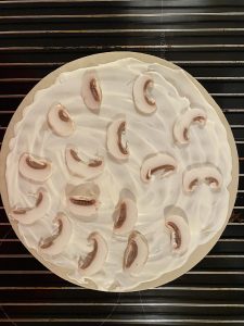 flamenkuche crème fraiche champignons