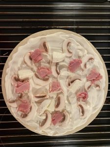 flamenkuche crème fraiche champignons mozzarella jamboon