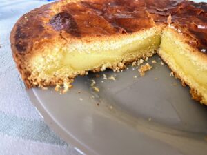 Gâteau Basque Traditionnel coupé