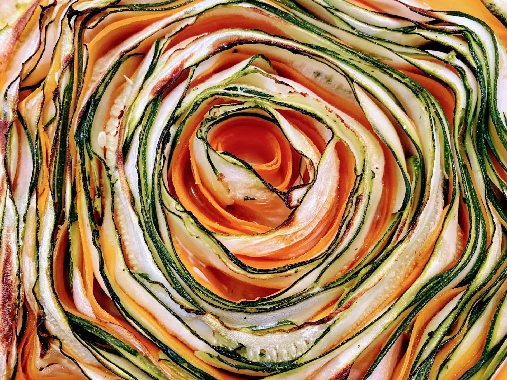 Tarte spirale aux légumes de printemps, simple et pleine de fraîcheur