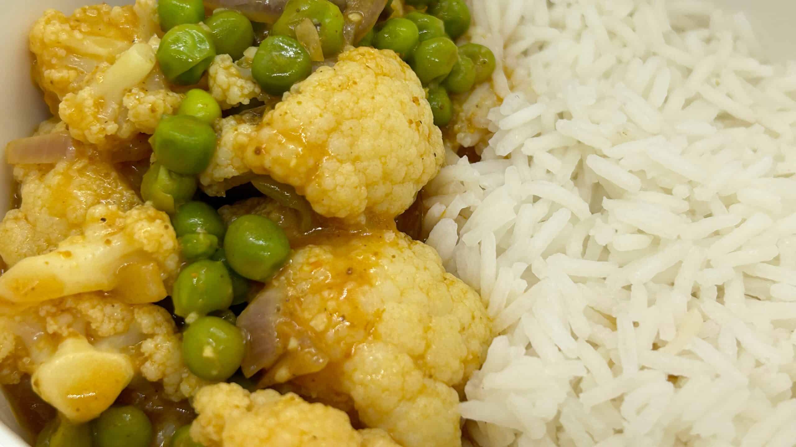 Chou-fleur au curry et lait de coco