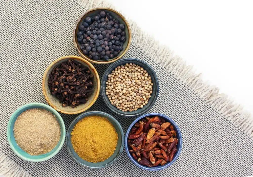 épices pour réalisation d'un curry maison