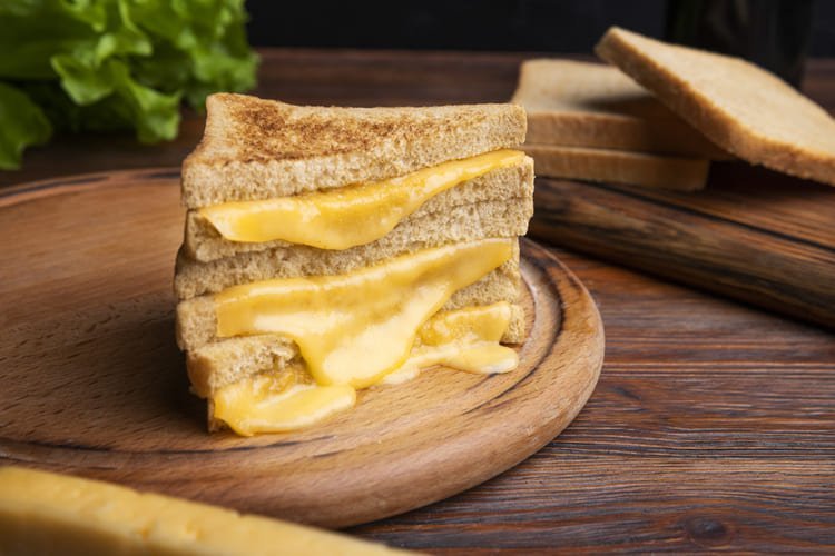 Découvrez la recette du Grilled Cheese Américain