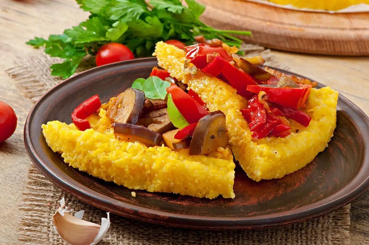 Polenta Avec Quelques Legumes