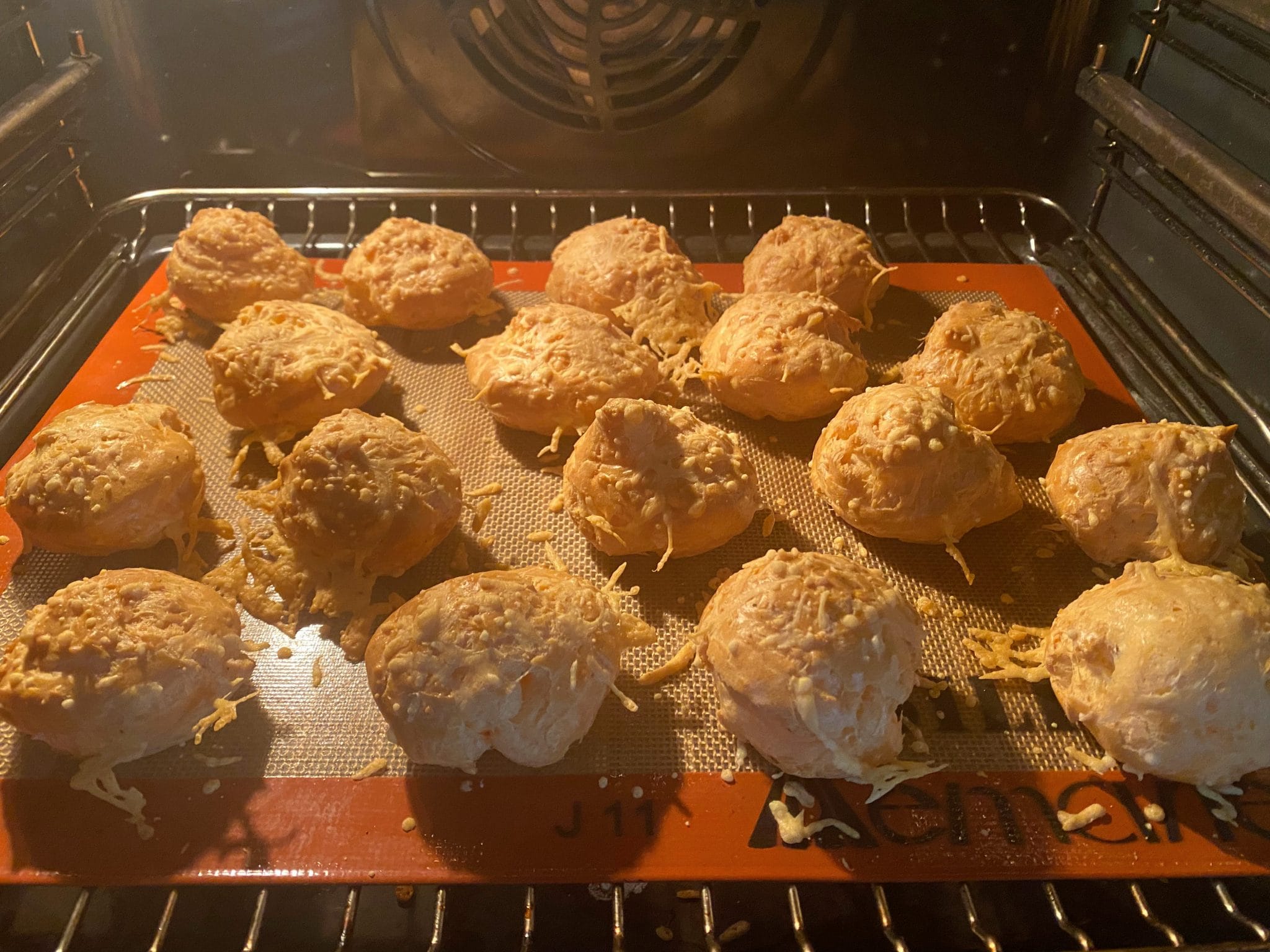 Gougeres Au Fromage Scaled