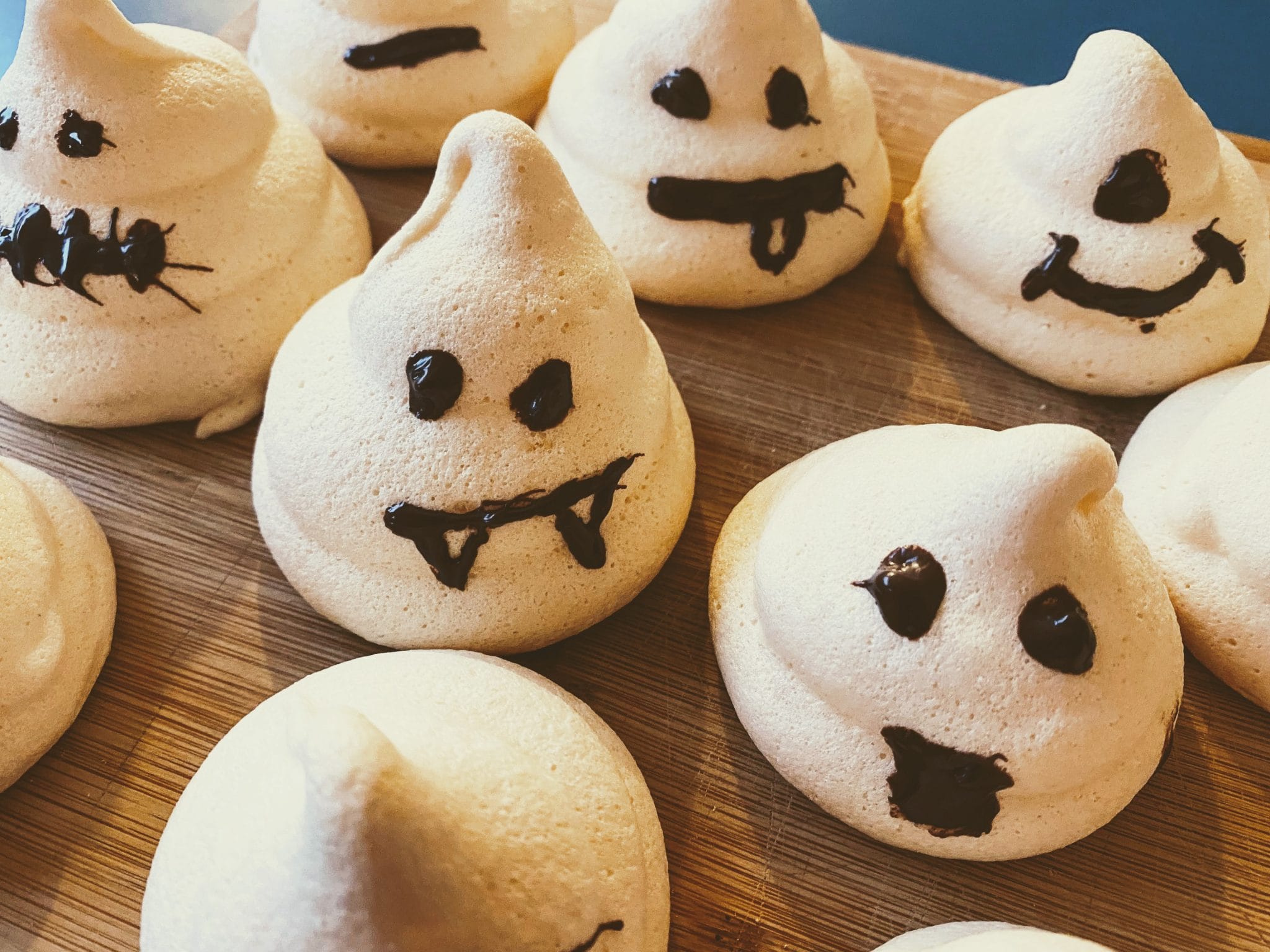 Meringues Fantomes Halloween Scaled