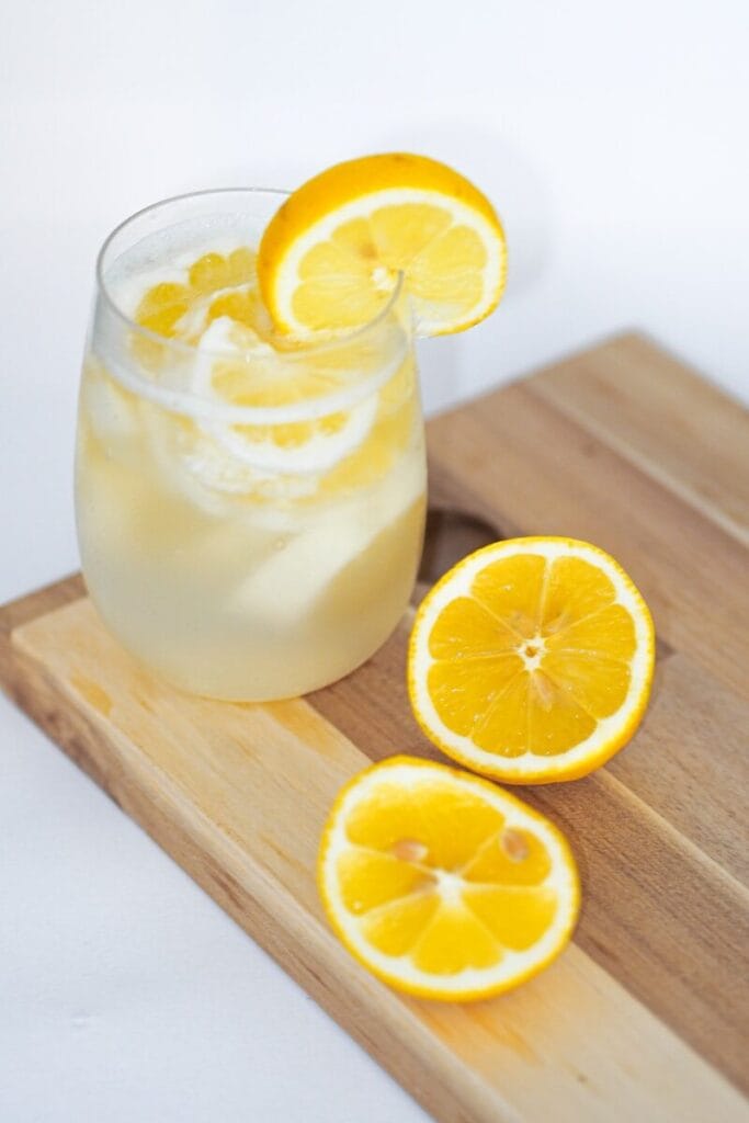 Limonade maison traditionnelle au citron