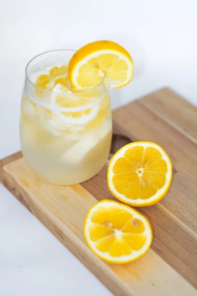 Limonade maison traditionnelle au citron