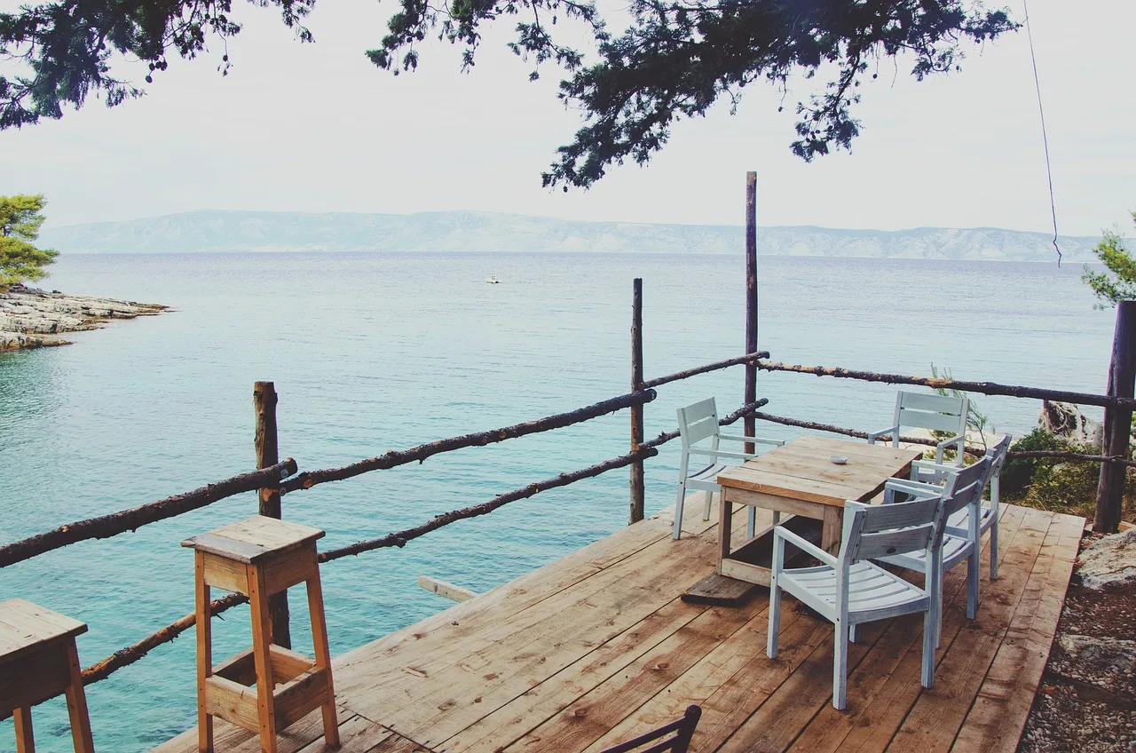 Table Au Bord De La Plage